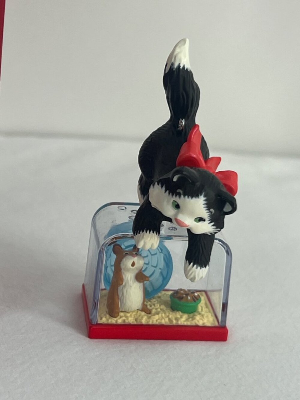Hallmark Keepsake 2020 Mischievous Kittens Christmas Ornament with Box